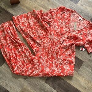 COCO & JAIMESON FLORAL WIDE LEG JUMPSUIT SIZE MEDIUM NEW WITH TAGS